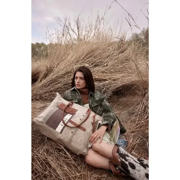 NWT Boutique Boho Yesteryear Vintage Style Leather and Canvas Tote Bag - Picture 5 of 5